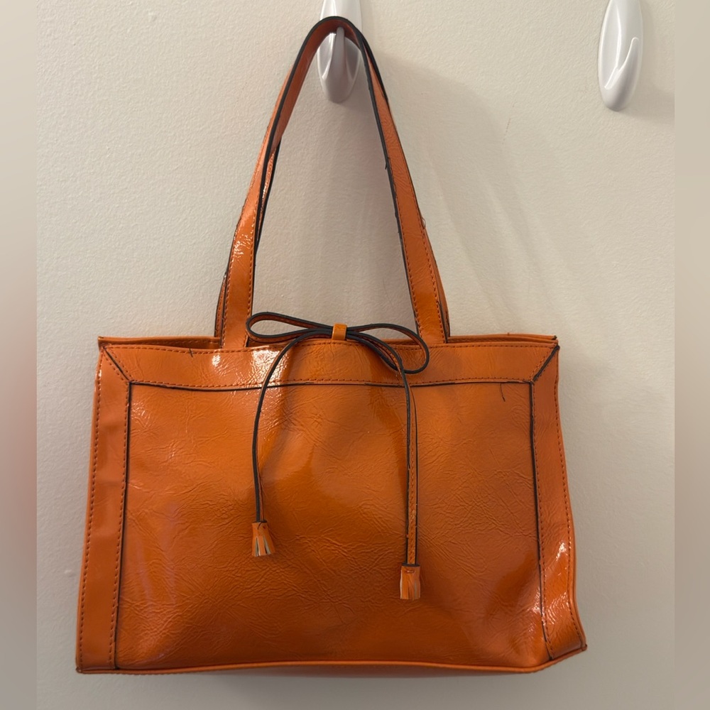 Liz Claiborne Orange patent Tote Bag | women’s bright purse